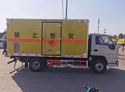 禹会爆破器材运输车技术升级与安全合规新趋势
